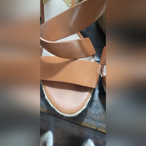 Michael Kors Leather Wedges EUC Size 8 - Picture 2 of 10